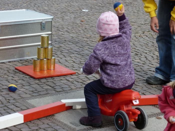 Bobbycar-Parcours für Kinder