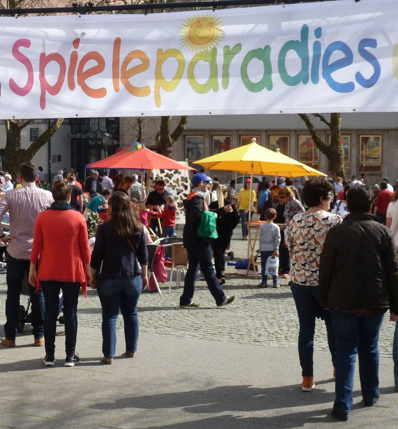 Das Spieleparadies beim Kinderfest auf dem Hafenmarkt in Esslingen